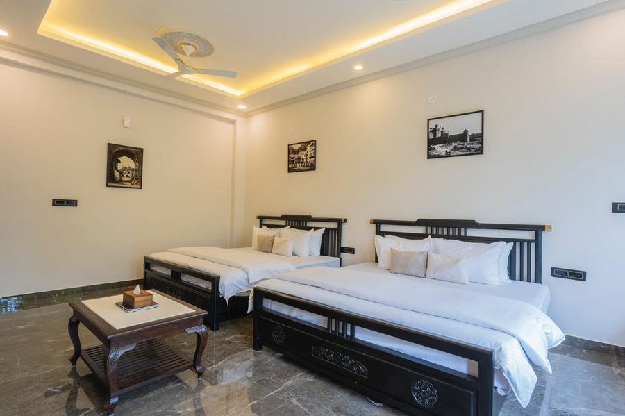 Family Suite — Virasat 1969